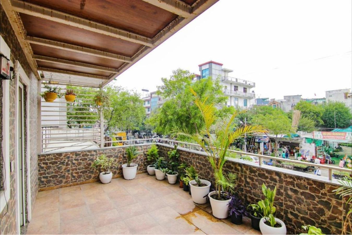 Hotel Divine Residency By Jmd Group Near Yashobhoomi & Delhi Igi Airport New Delhi