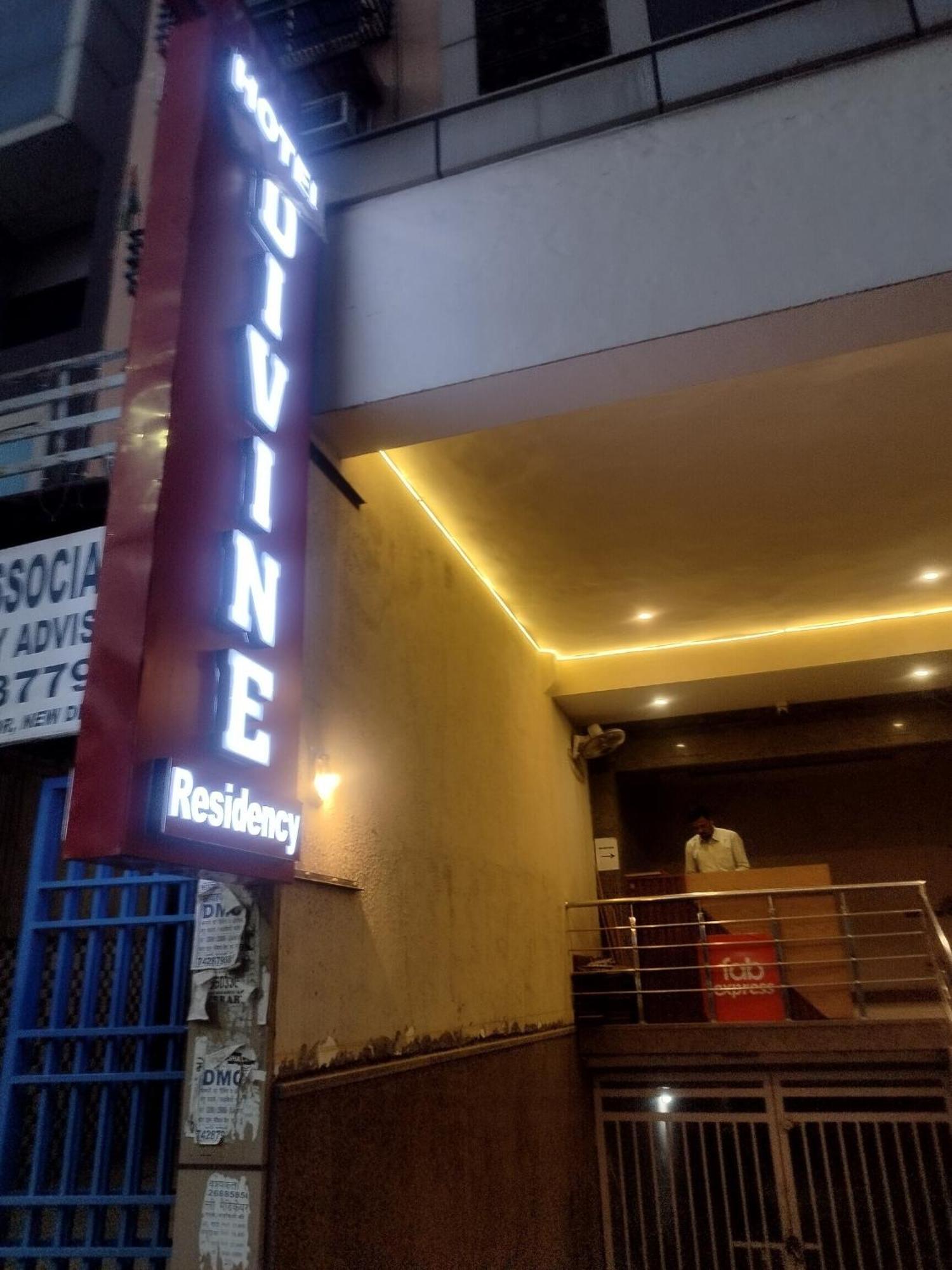 Divine Residency By Jmd Group Near Yashobhoomi & Delhi Igi Airport 3* New Delhi